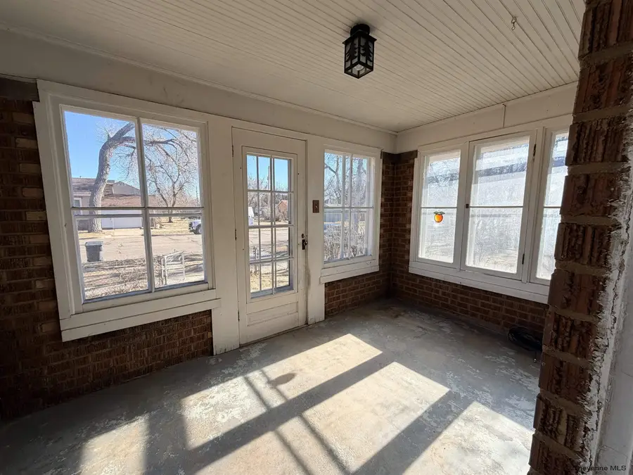 3018 Cribbon Ave, Cheyenne, WY 82001 - Image #2