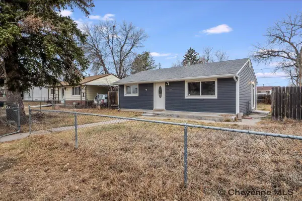 216 Cribbon Ave, Cheyenne, WY 82007