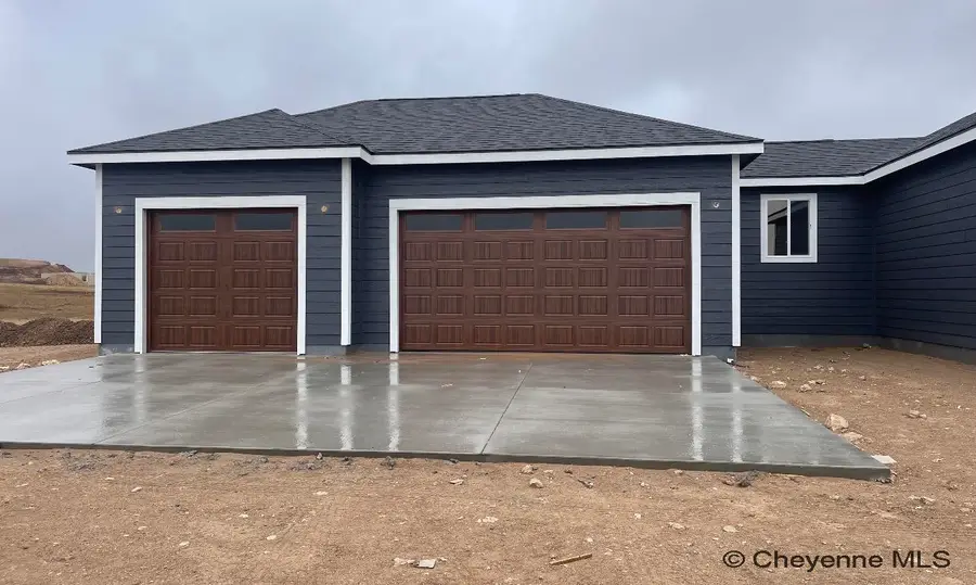 6109 Crazy Horse Rd, Cheyenne, WY 82009 - #2