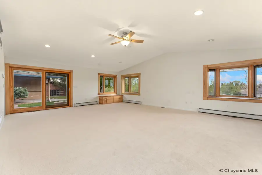 714 E Ole Maverick Rd, Cheyenne, WY 82009 - #2
