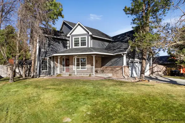 912 Oakhurst Dr, Cheyenne, WY 82009