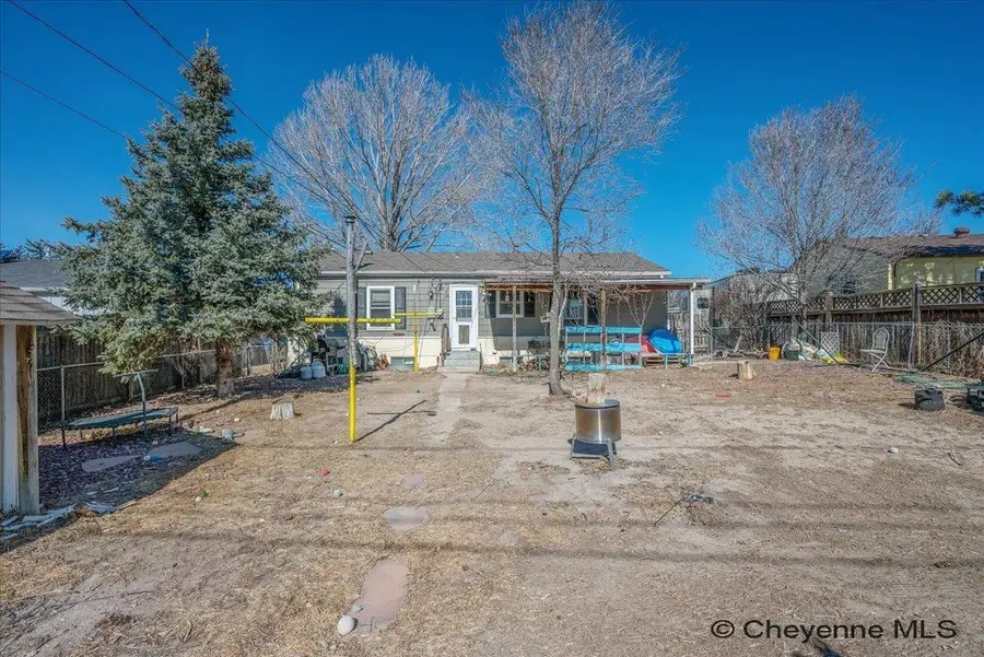 627 Creighton St, Cheyenne, WY 82009 - #3