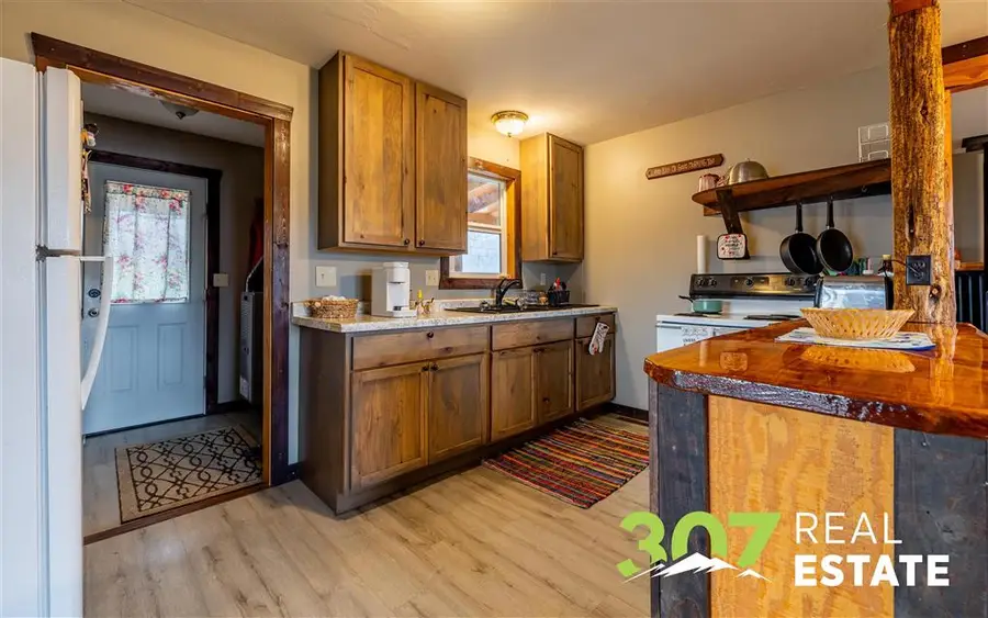 627 15th St, Cody, WY 82414 - #3