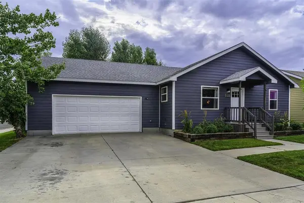 702 Kenmar St, Cody, WY 82414
