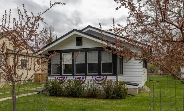 916 Canyon Ave, Cody, WY 82414