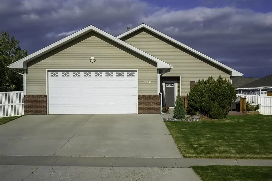 913 34th St, Cody, WY 82414 - Image #2