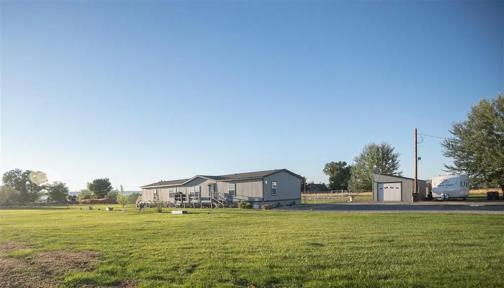 698 Road 8, Powell, WY 82435 - Image #1