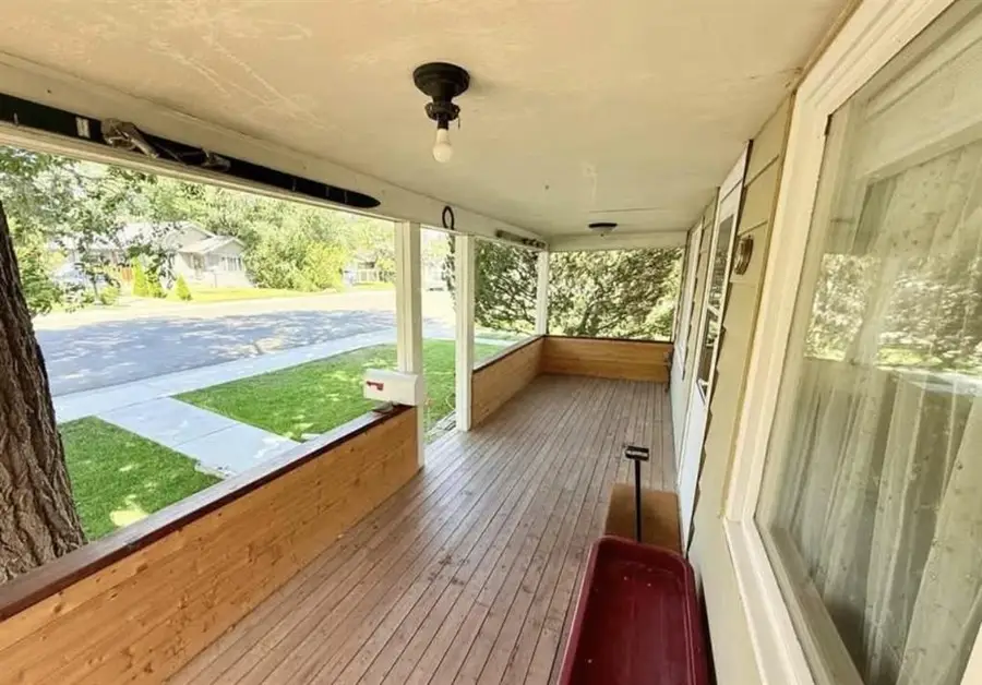 445 N Absaroka St, Powell, WY 82435 - Image #2