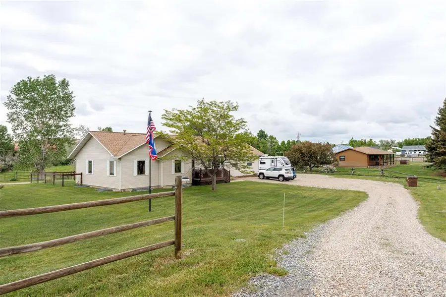 80 Southfork Rd, Cody, WY 82414 - #2