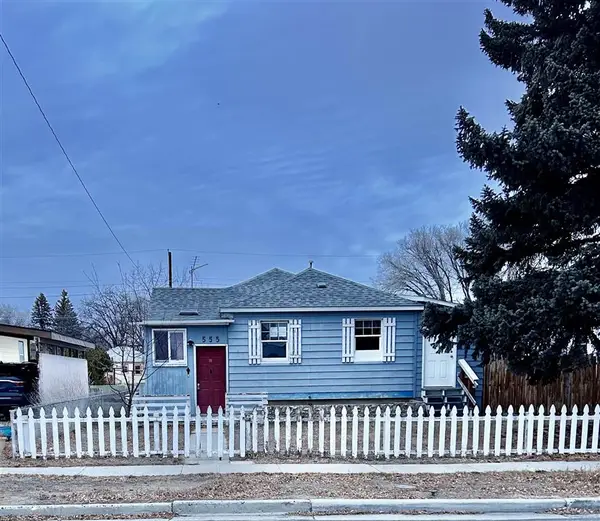 555 Avenue A, Powell, WY 82435