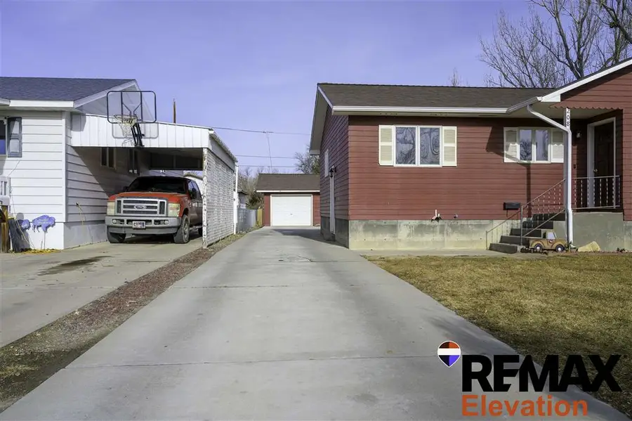 208 N 4th Ave, Greybull, WY 82426 - #3