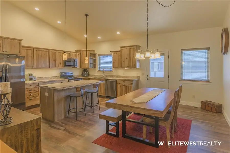 230 Pleasant View Dr, Cody, WY 82414 - #2