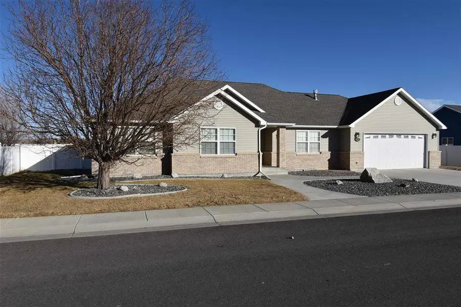 1231 Sequoia Dr, Powell, WY 82435 - Image #2