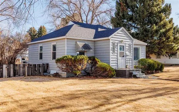 601 Circle Dr W, Cody, WY 82414