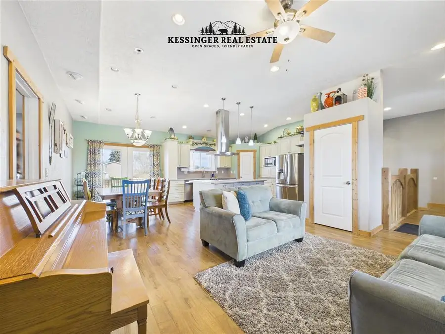 53 E 3rd St N, Cowley, WY 82420 - #2