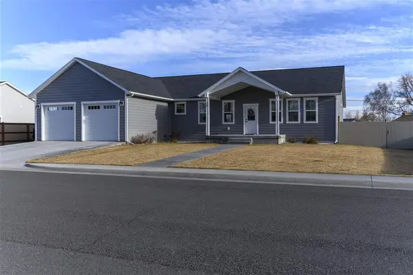30 E 10th St, Lovell, WY 82431