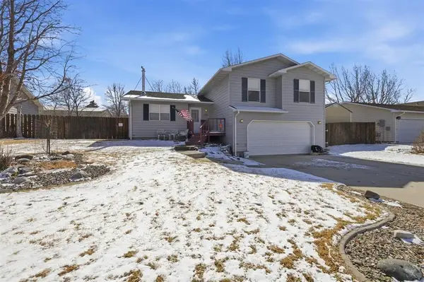 1026 River View Dr, Cody, WY 82414