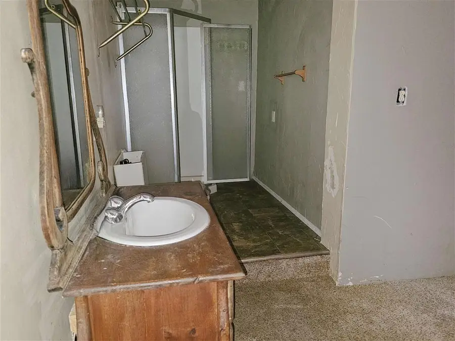 721 Broadway St, Thermopolis, WY 82443 - #3