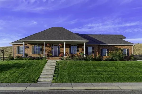 732 Links View Dr, Cody, WY 82414