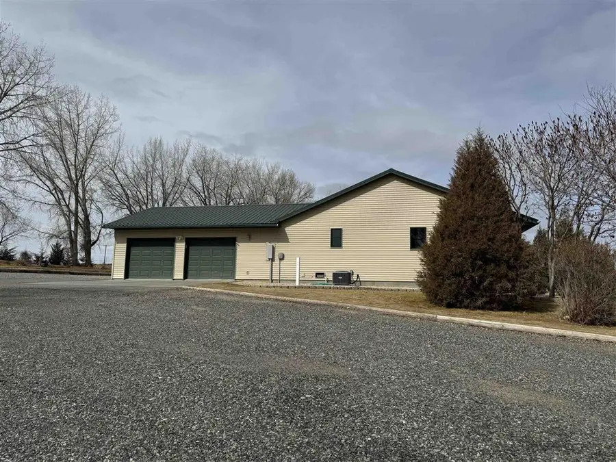 239 Hwy 14 E, Greybull, WY 82426 - #2