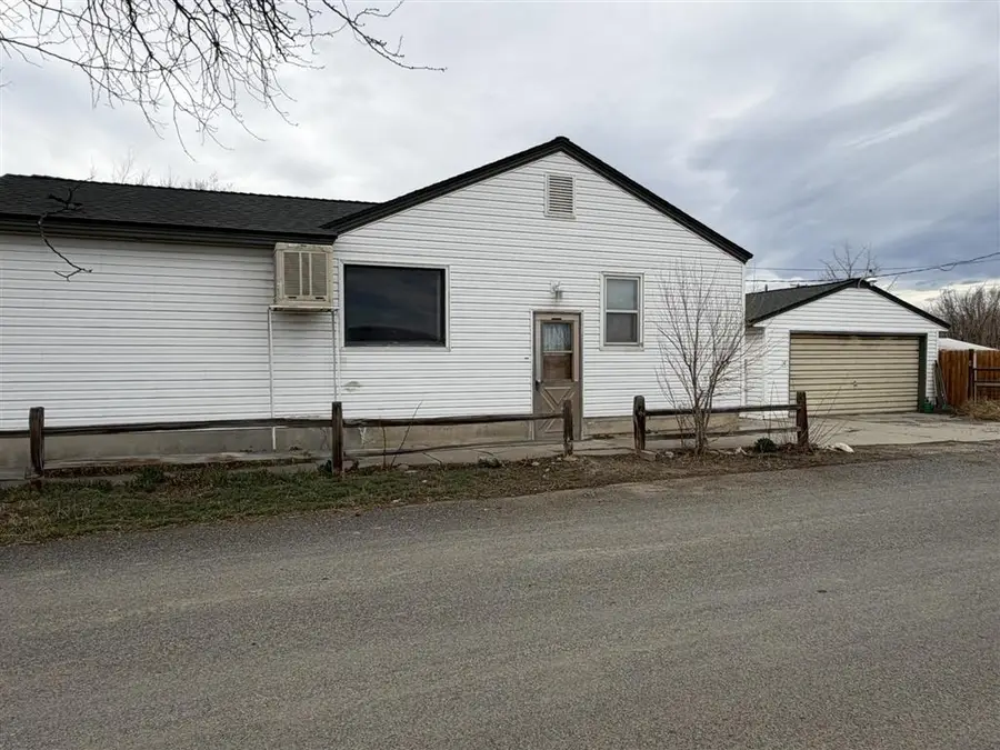 487 E 3rd St, Lovell, WY 82431 - #3