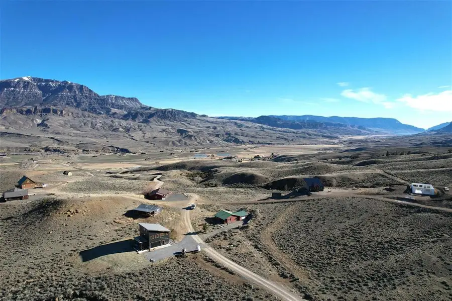 212 Hawk Dr, Wapiti, WY 82450 - #3