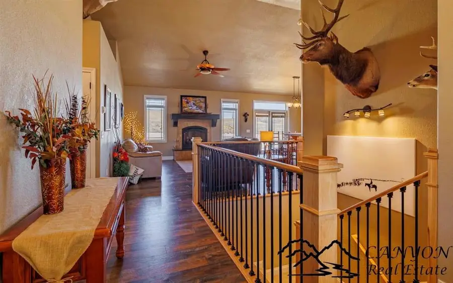 801 River View Dr, Cody, WY 82414 - #3