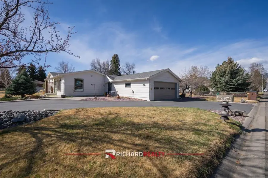 1044 Stampede Ave, Cody, WY 82414 - #2