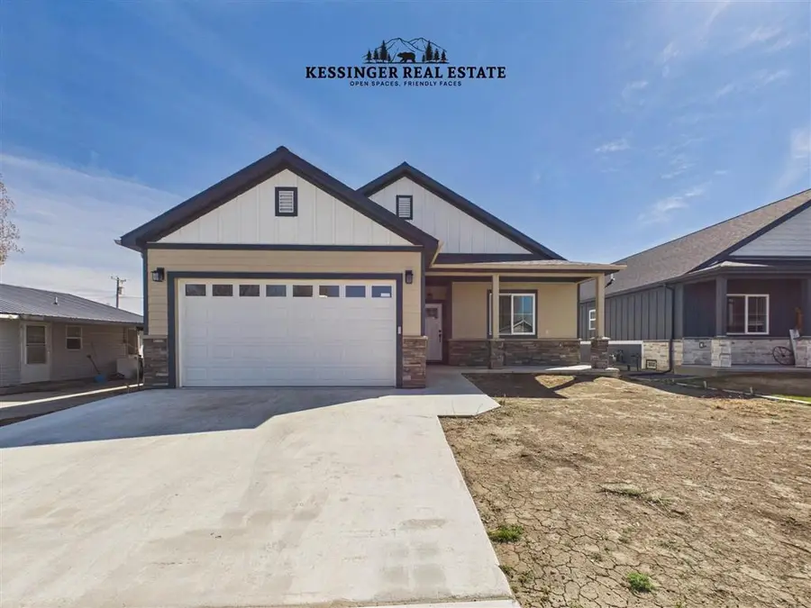 272 Park Ave, Lovell, WY 82431 - #2