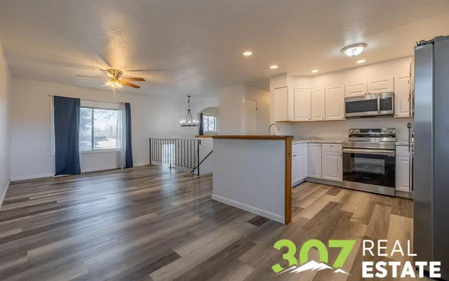 1607 Park Ln, Cody, WY 82414 - #3