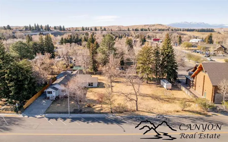814 Cody Ave, Cody, WY 82414 - #2