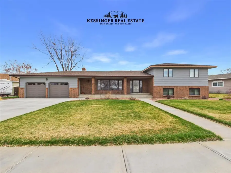 853 N Day St, Powell, WY 82435 - #2