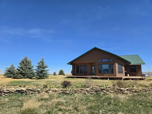 1876 Lane 9, Powell, WY 82435