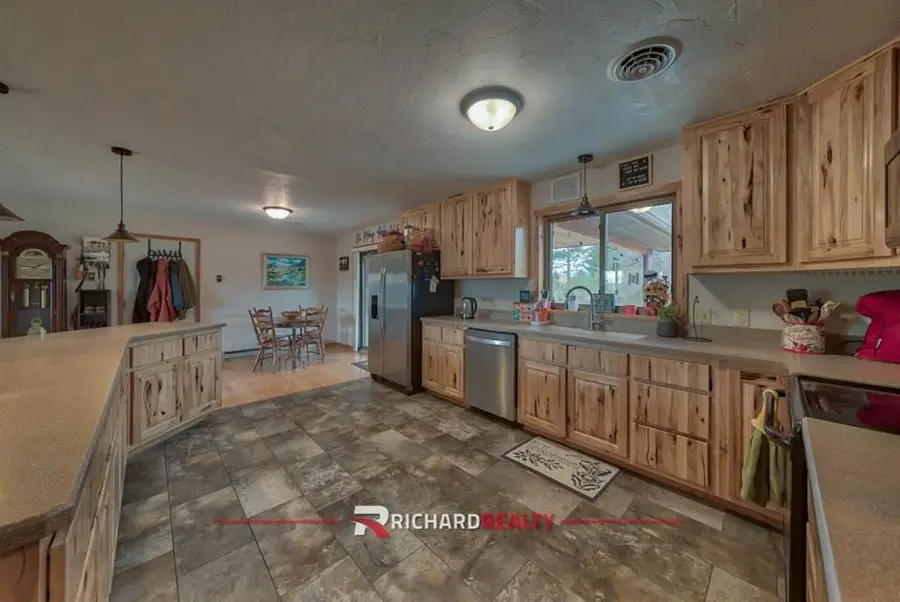 215 44th St N, Cody, WY 82414 - #3