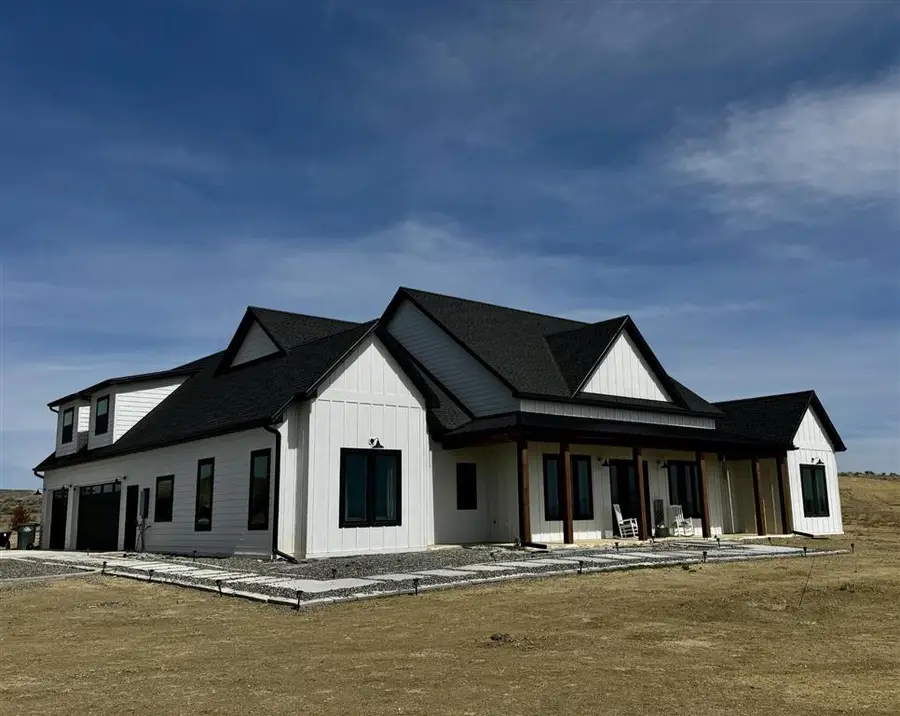 1131 Barrows Rd, Powell, WY 82435 - #2