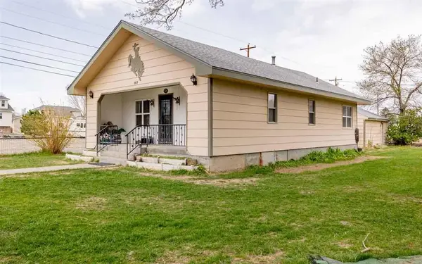 849 3rd St E, Powell, WY 82435