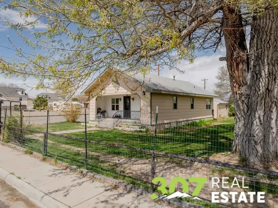 849 3rd St E, Powell, WY 82435 - #2