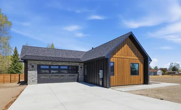 2301 Songbird Ct, Cody, WY 82414