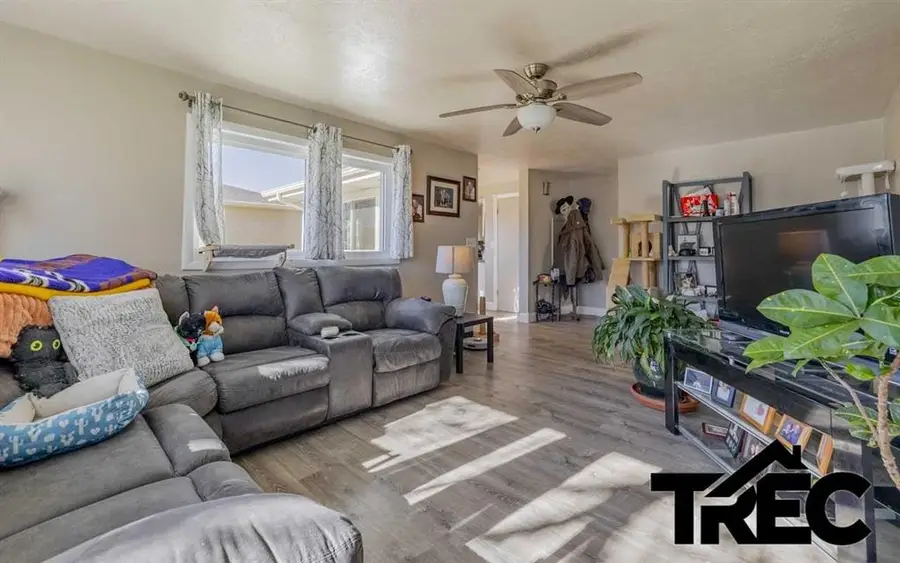 542 Cary St, Powell, WY 82435 - #3