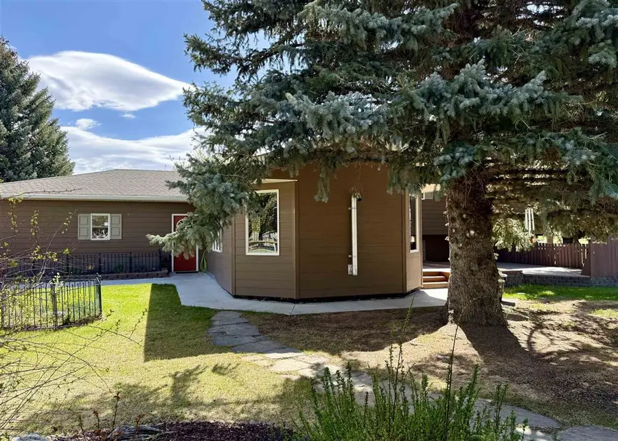 221 44th St N, Cody, WY 82414 - #2