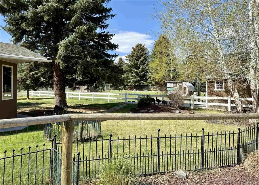 221 44th St N, Cody, WY 82414 - #3
