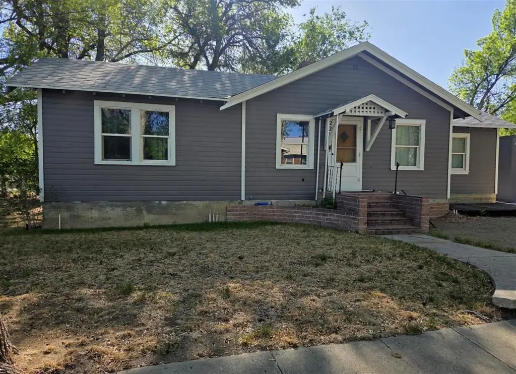 225 N 13th St, Worland, WY 82401 - #1