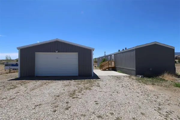 24 Oak Dr, Cody, WY 82414