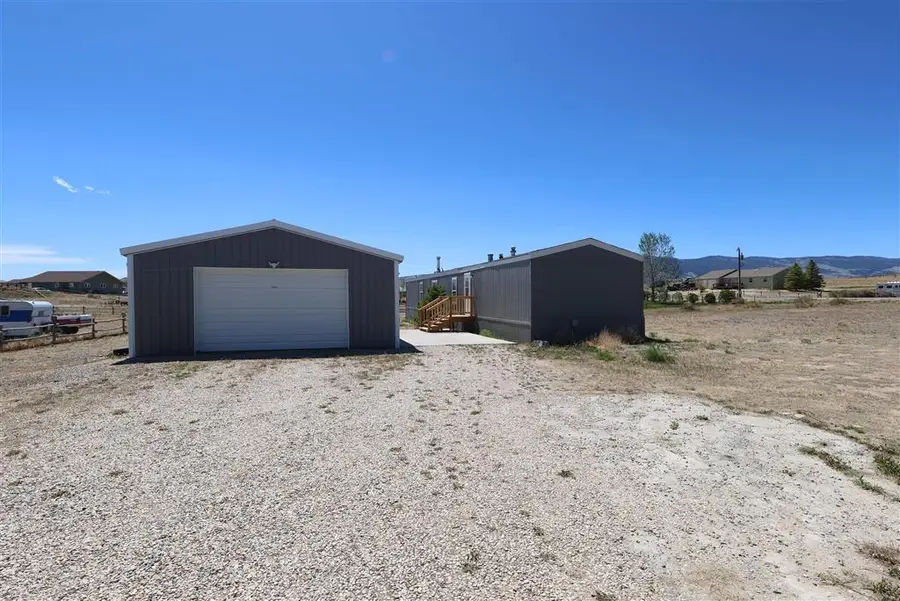 24 Oak Dr, Cody, WY 82414 - #3
