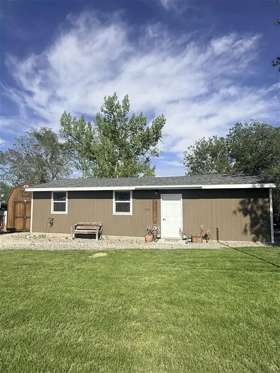 517 S 10th St, Thermopolis, WY 82443 - #2