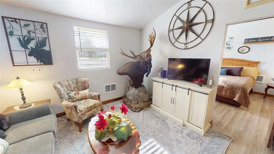 517 S 10th St, Thermopolis, WY 82443 - #3