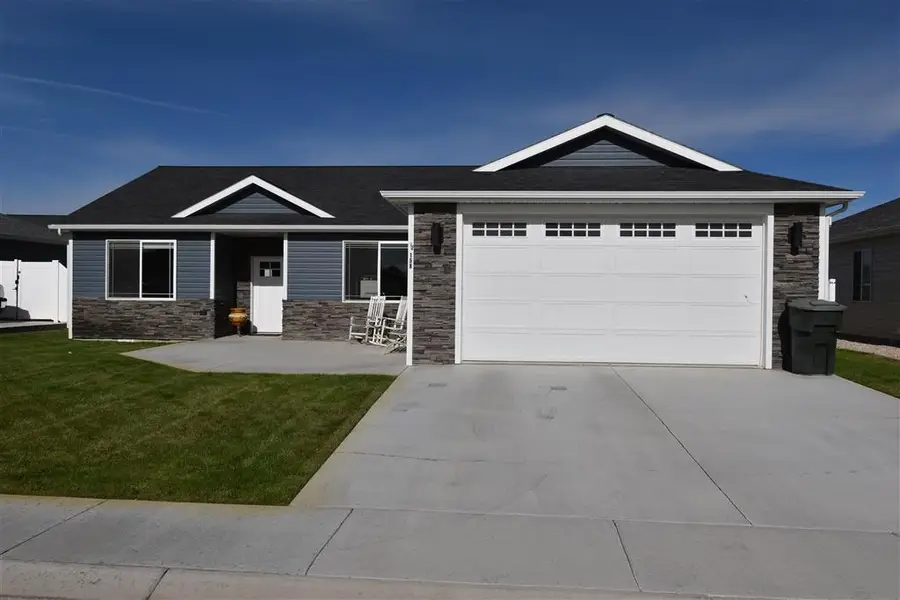 158 S Cedarwood Dr, Powell, WY 82435 - #2