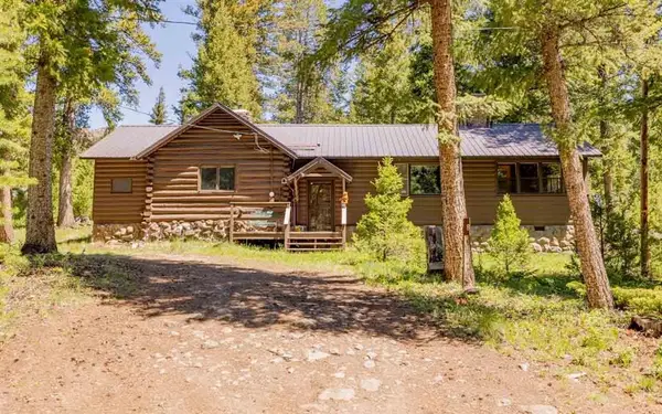 8 Mormon Creek Rd, Cody, WY 82414