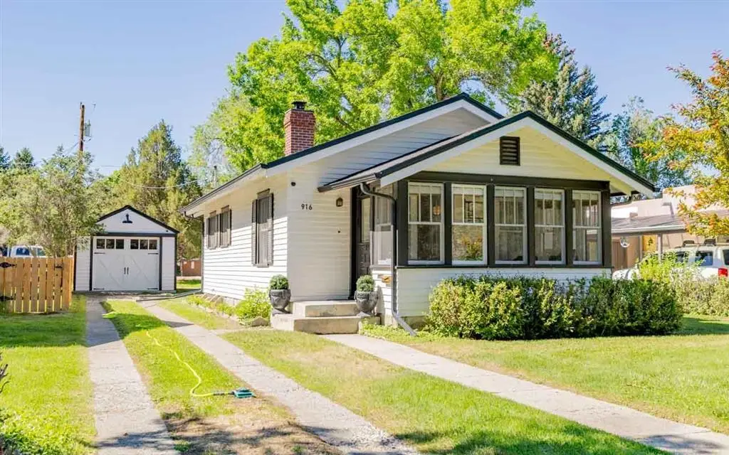 916 Canyon Ave, Cody, WY 82414 - #1