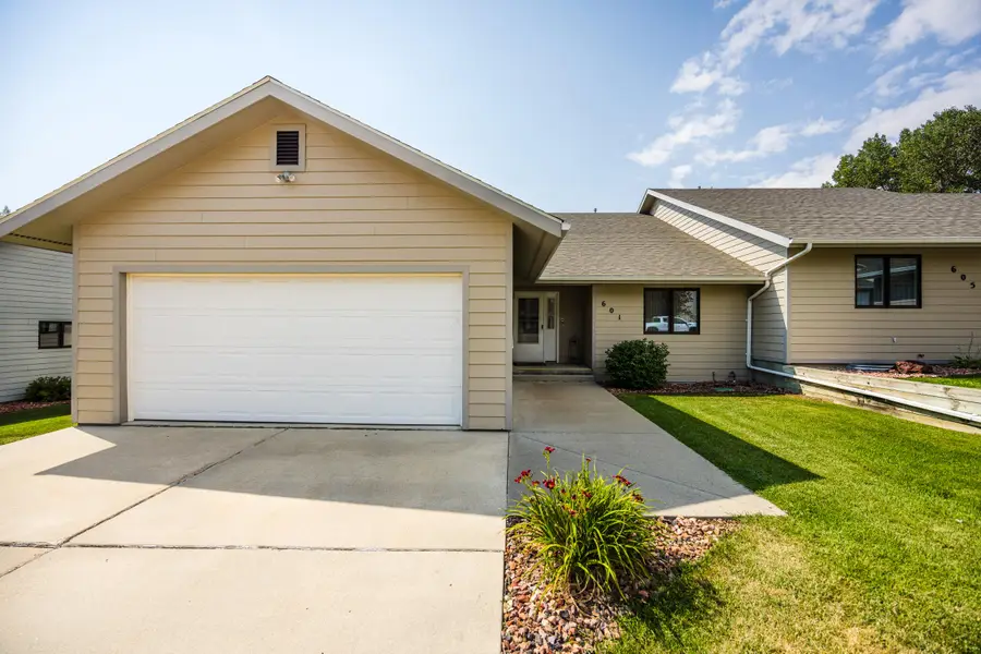 601 W Hogerson Street #1 E, Buffalo, WY 82834 - #3